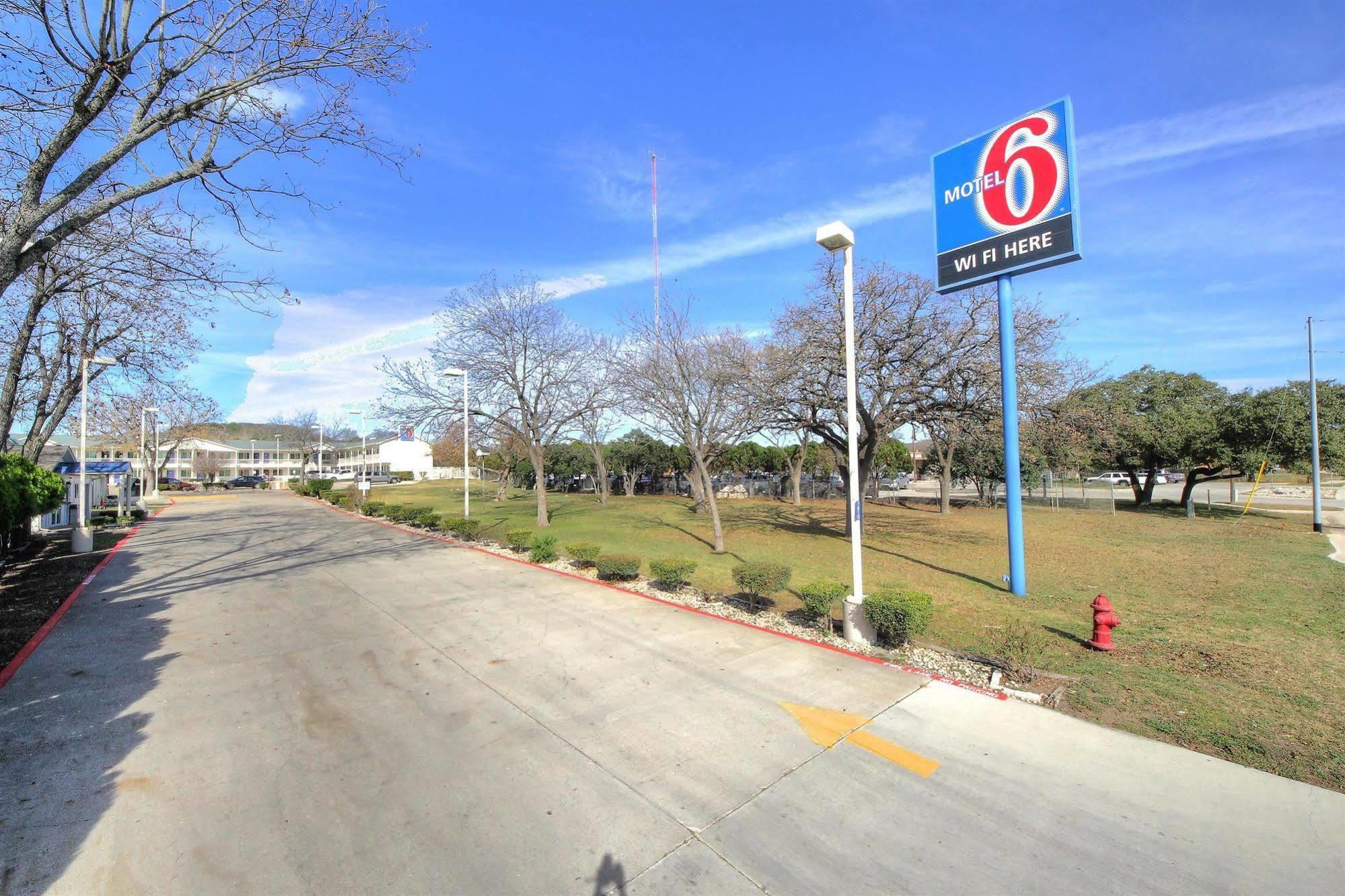 Motel 6-Kerrville, Tx Extérieur photo