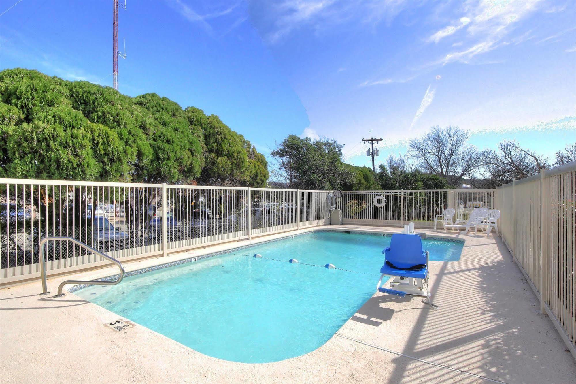 Motel 6-Kerrville, Tx Extérieur photo